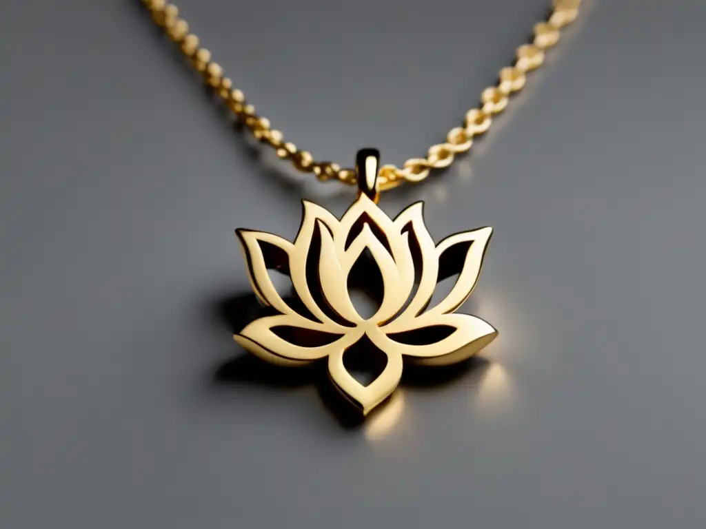 Joyería fina con diseño floral: delicado colgante de loto dorado en cadena minimalista, resalta su belleza y elegancia